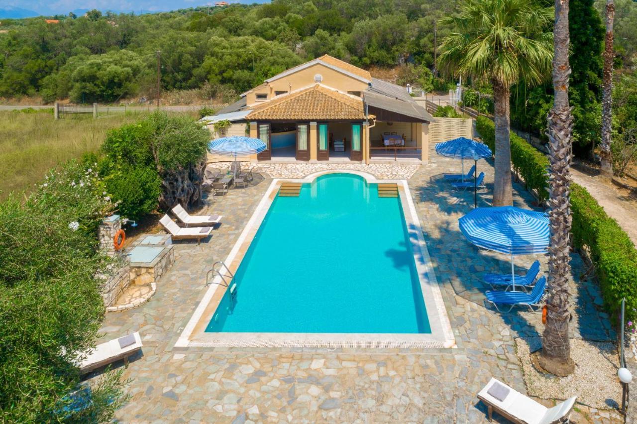 Villa Lianolia Peritheia Exteriör bild